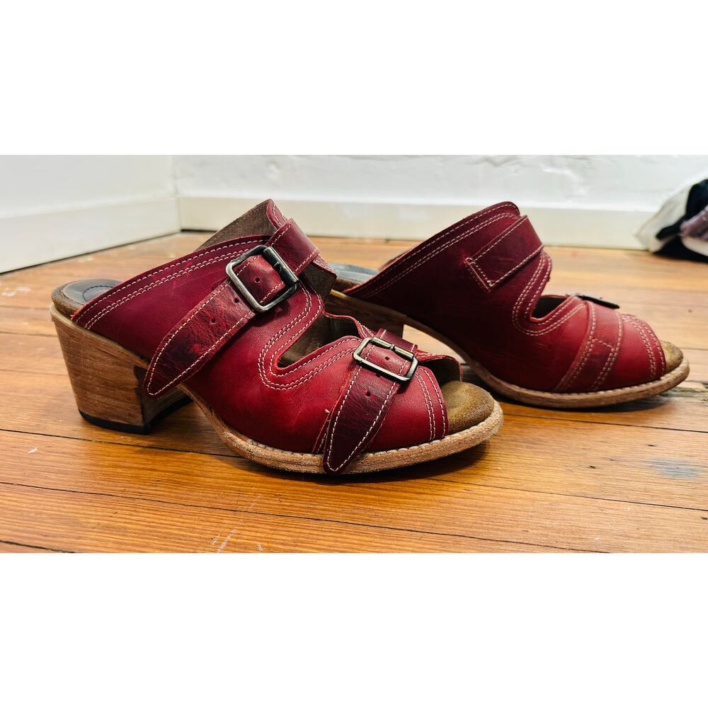 FREEBIRD Red Leather Caprice Buckle Detail Open Toe Sandal Block Heel size 10 - Picture 2 of 10